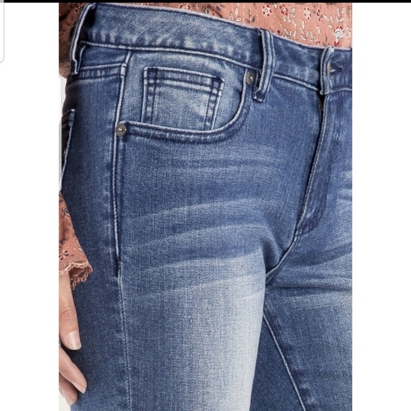 Miss Me distressed Midrise bootcut cropped Jeans - Picture 3 of 8